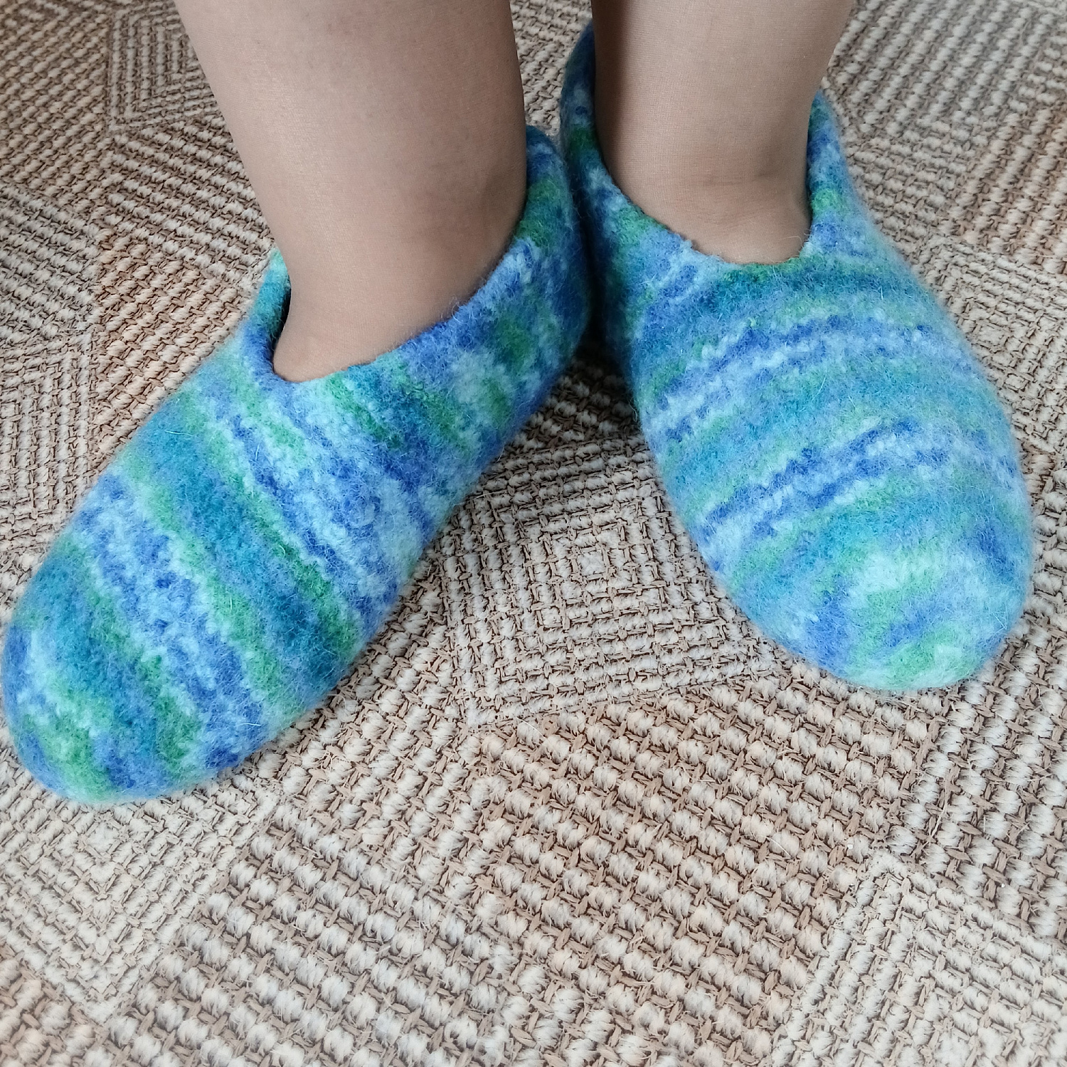 Рассказываем о валенных тапочках